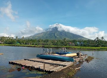 philippines/bicol-region/attraction/sumlang-lake