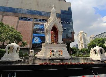 thailand/bangkok/attraction/trimurti-shrine