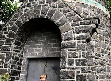 connecticut/greenwich/attraction/shell-island-tower
