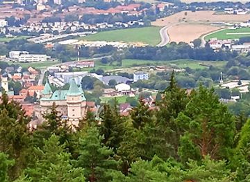 slovakia/horna-nitra/attraction/seagull-in-clouds