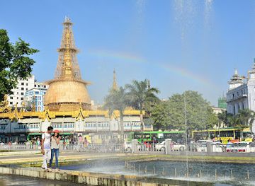 myanmar-burma/yangon/attraction/maha-bandoola-park-pond