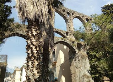 italy/campania/attraction/medieval-aqueduct