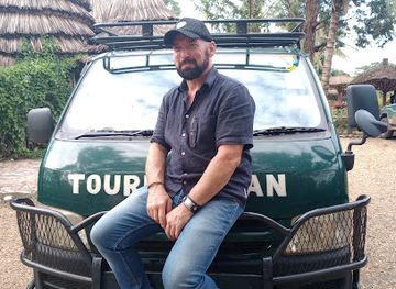 uganda/entebbe/attraction/hiposplay-tours-and-travel-co-ltd