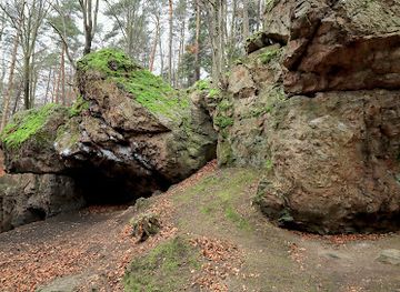 poland/holy-cross-mountains/attraction/rezerwat-przyrody-kamien-michniowski