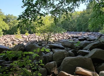 pennsylvania/lehigh-valley/attraction/ringing-rocks-county-park