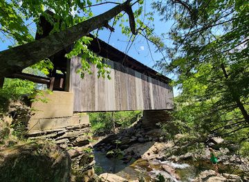 vermont/smugglers-notch-state-park/attraction/gold-brook-covered-bridge