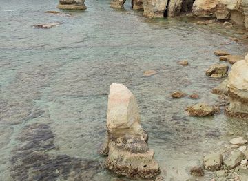 cyprus/avakas-gorge/attraction/niddle-rock