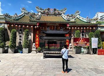 thailand/bangkok/attraction/wat-mangkon-kamalawat-wat-leng-noei-yi