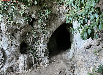 greece/east-macedonia-and-thrace/attraction/dragon-cave