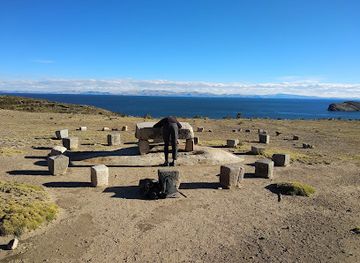bolivia/lake-titicaca/attraction/roca-sagrada