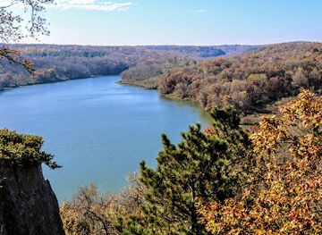 wisconsin/kettle-moraine/attraction/governor-dodge-state-park