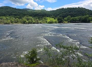 west-virginia/beckley/attraction/brooks-falls-roadside-park