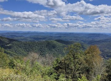 north-carolina/blue-ridge-mountains/attraction/thunder-hill-overlook