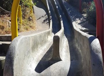 california/berkeley/attraction/concrete-slides