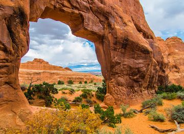utah/arches-national-park/attraction/pine-tree-arch