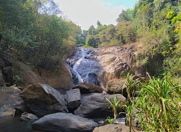 sri-lanka/gampaha-district/attraction/manella-water-falls