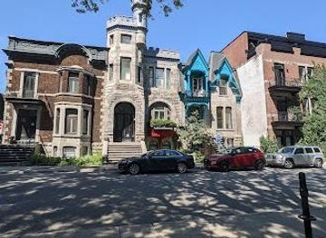 canada/montreal/attraction/square-saint-louis