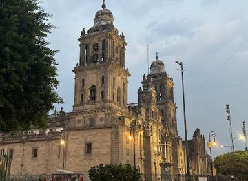 mexico/mexico-city/centro-historico/attraction/mexico-city-metropolitan-cathedral