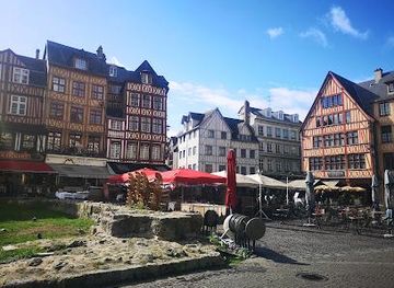 france/rouen/attraction/pl-du-vieux-marche