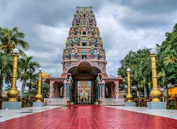 mauritius/pamplemousses-botanical-garden/attraction/sockalingum-meenatchee-ammen-kovil