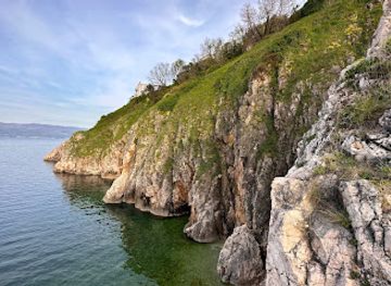 croatia/banovina/attraction/vrbnik-pier-and-viewpoint