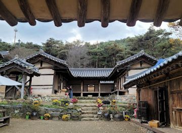 south-korea/daegu/attraction/dodong-seowon-confucian-academy