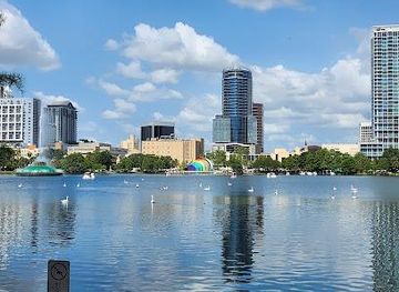 florida/orlando/attraction/lake-eola-park