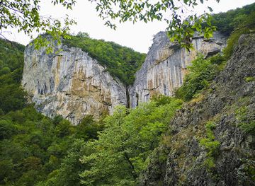 romania/caras-severin/attraction/cascada-vanturatoarea