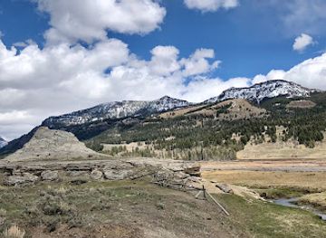 montana/beartooth-highway/attraction/soda-butte