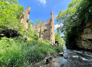 minnesota/mississippi-river/attraction/old-mill-ruins