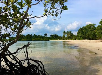 indonesia/riau-islands/attraction/dedap-beach