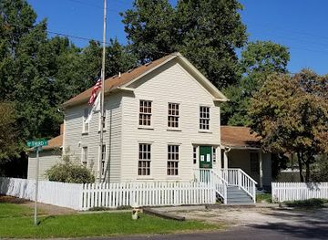 illinois/central-illinois/attraction/carl-sandburg-state-historic-site