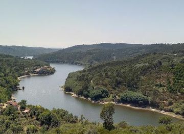 portugal/coimbra/attraction/miradouro-do-penedo-c-abana-penedo-oscilante