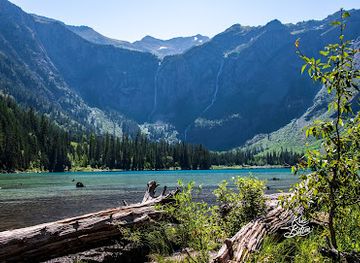 montana/the-glacier-country/attraction/trail-of-the-cedars-nature-trailhead