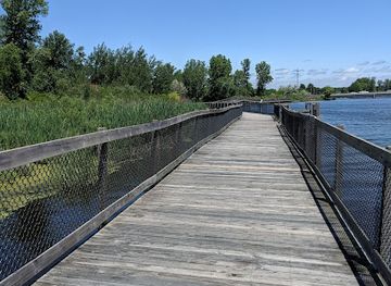 michigan/muskegon/attraction/muskegon-lake-nature-preserve