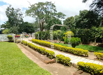 Eslee Gardens & Tourist Centre