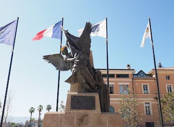 france/corsica/attraction/place-cesar-campinchi-piazza-cesar-campinchi