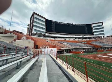 texas/austin/attraction/darrell-k-royal-texas-memorial-stadium