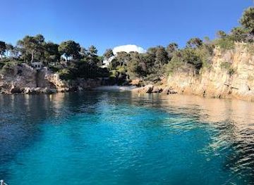 france/cannes/attraction/bay-of-antibes-billionaires
