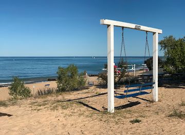 michigan/st-joseph/attraction/lions-park-beach