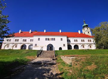 slovakia/trencin-region/attraction/draskovicov-kastiel-muzeum-cachtice