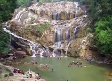 malaysia/pahang/attraction/sungai-pandan-waterfall