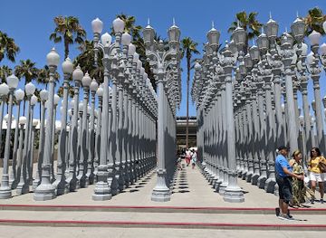 california/hollywood/attraction/los-angeles-county-museum-of-art