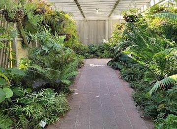 california/anaheim/attraction/sherman-library-gardens