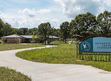 wisconsin/baraboo-range/attraction/international-crane-foundation