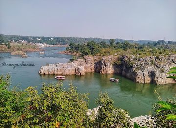 india/central-india/attraction/marble-rocks