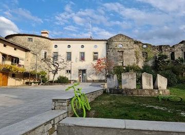 slovenia/skofja-loka/attraction/grad-vipavski-kriz