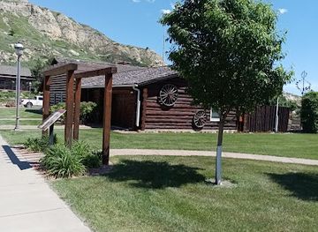 north-dakota/maah-daah-hey-trail/attraction/harold-schafer-heritage-center