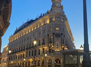 spain/madrid/gran-via/attraction/edificio-carrion