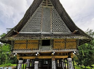 indonesia/lake-toba/attraction/king-purba-palace